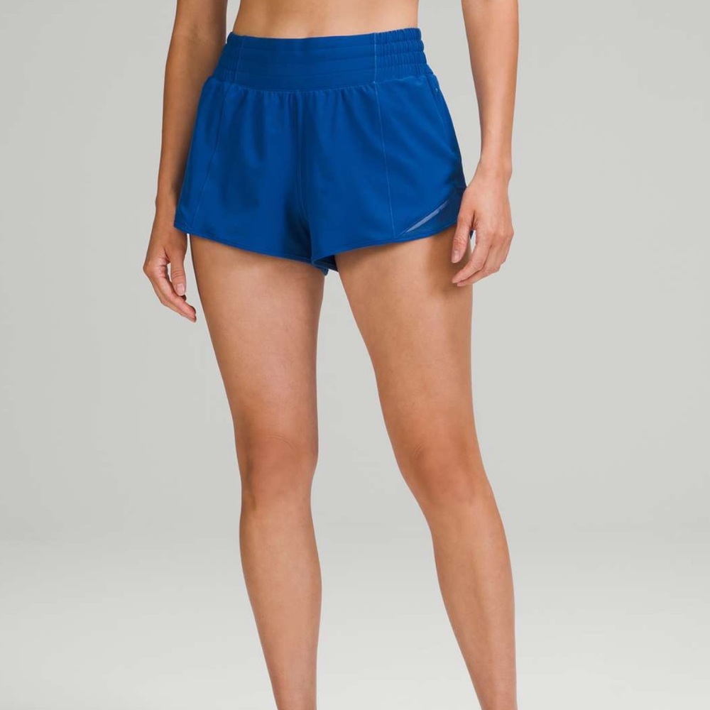 Lululemon Hotty Hot 2.5” High Rise Shorts
